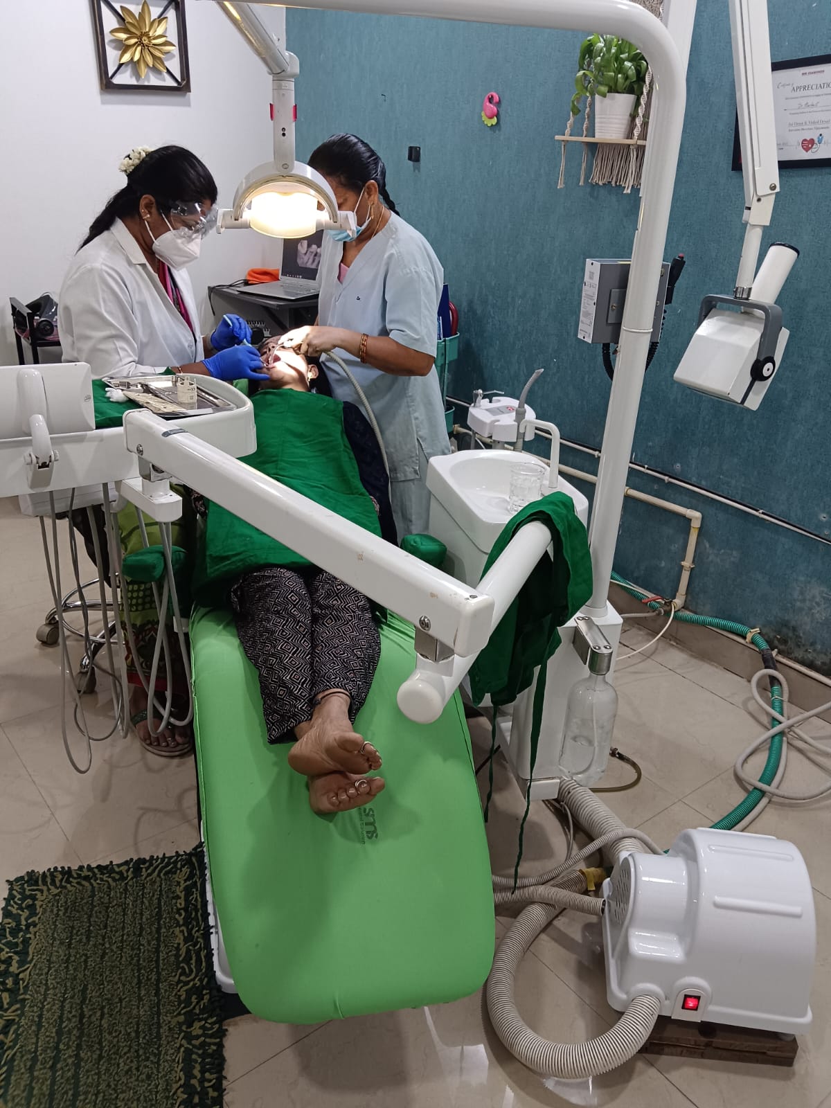 Dental treatment chair
