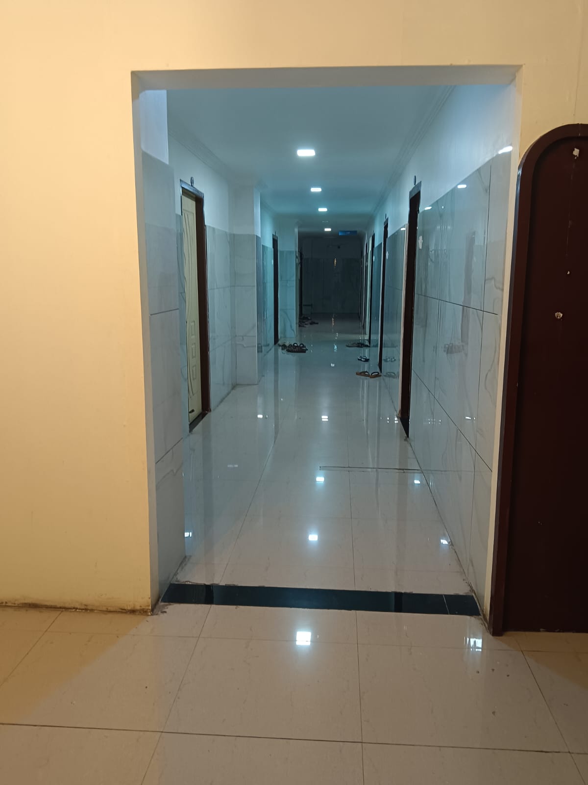 Inpatient wing corridor — private & special rooms