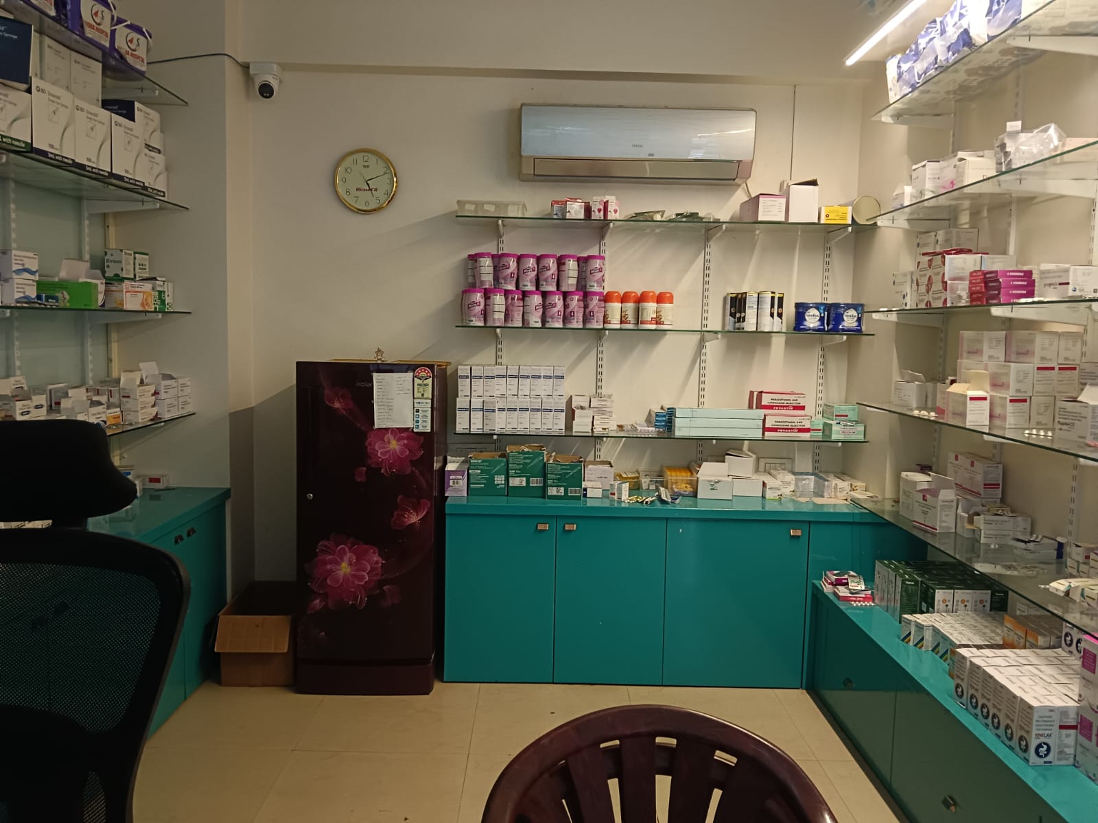 24/7 in-house pharmacy counter